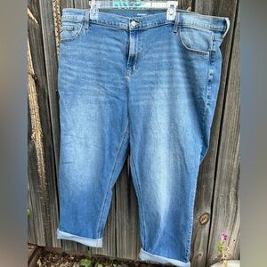 Old Navy Mid-Rise Wow Boyfriend Jeans